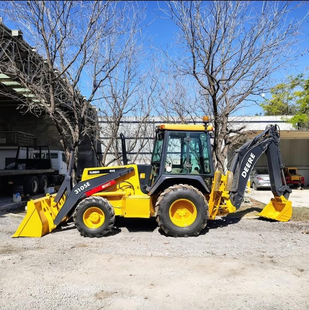 Retroexcavadora 310SE, John Deere, 2000.