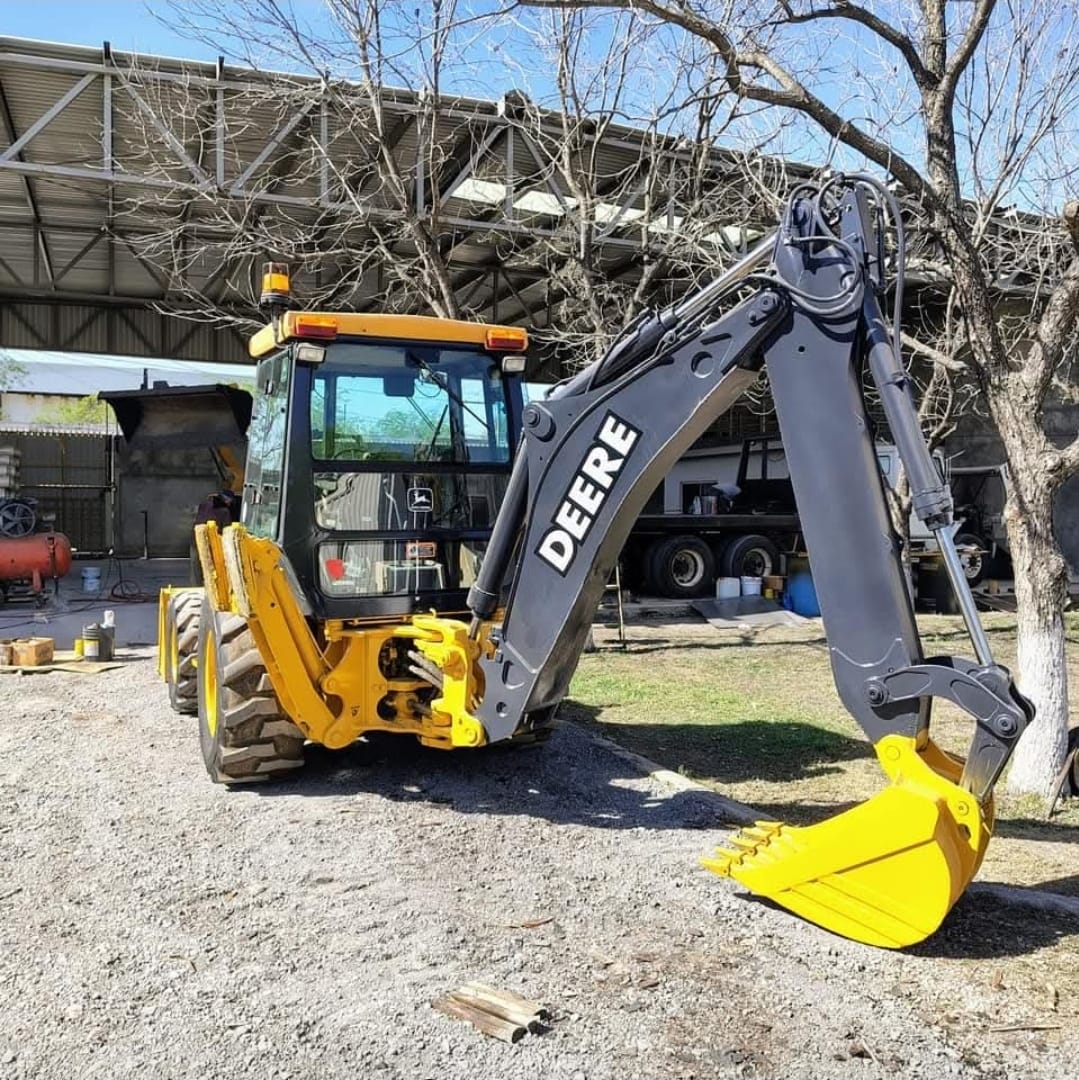 Retroexcavadora 310SE, John Deere, 2000.